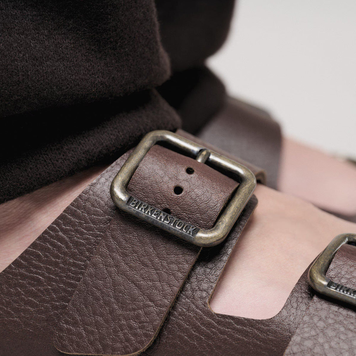 Arizona Wire Buckle Natural Leather